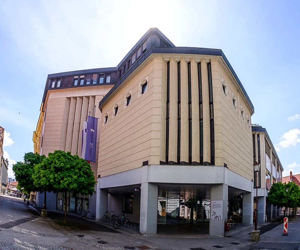 Univerzitetna knjižnica maribor